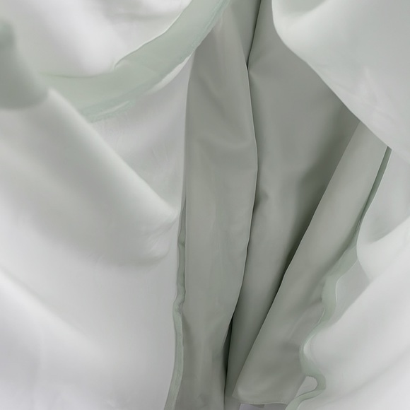 Alfred Angelo sleeveless halter open back jeweled neckline zip closure gown 8 - Picture 5 of 12